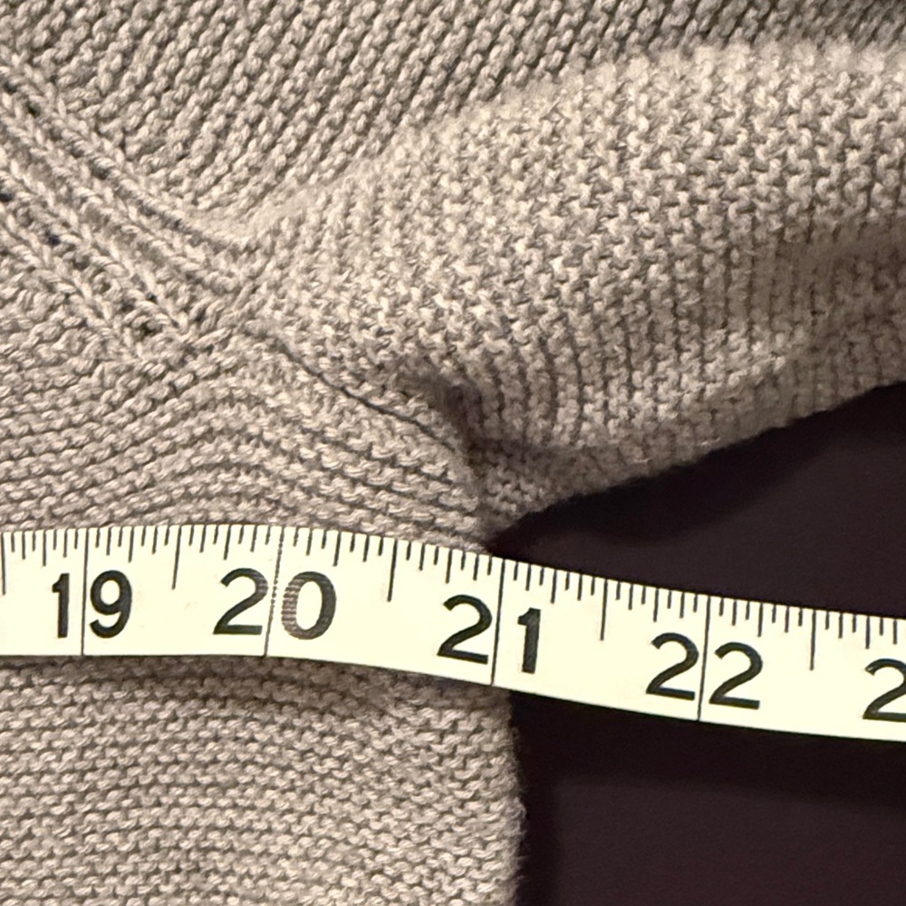 GUC Patagonia Light Gray Knit Sweater - Picture 3 of 6